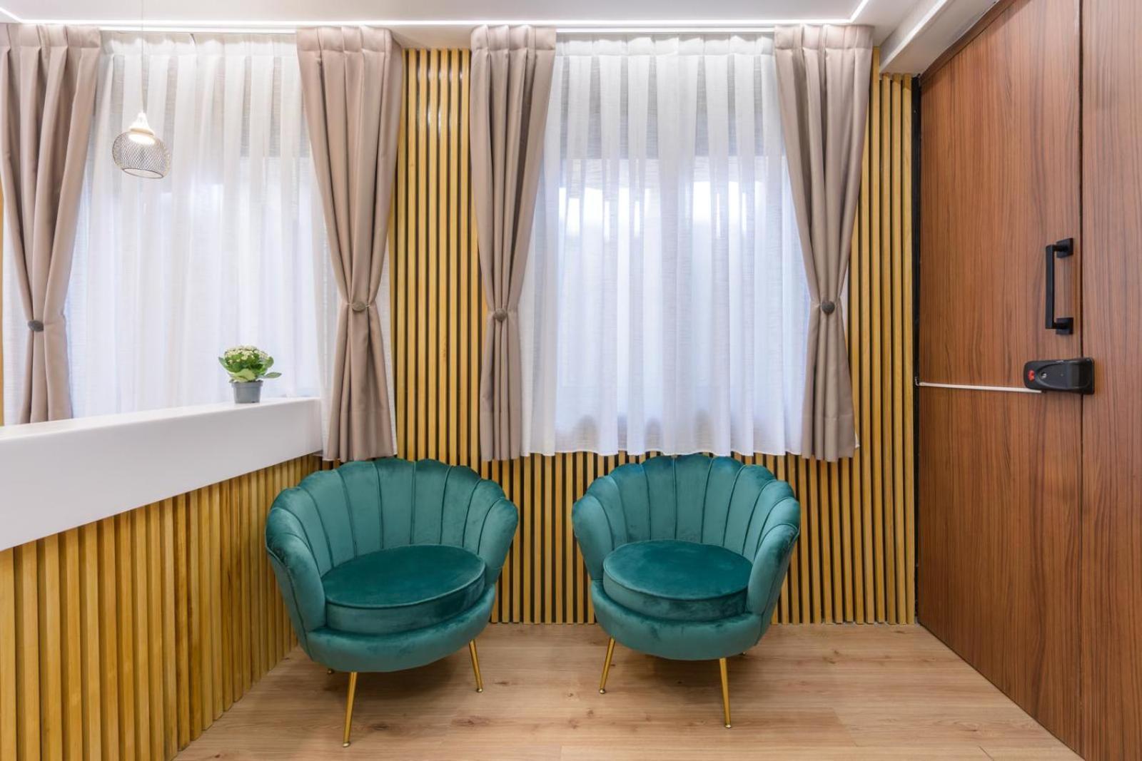 Hostal Sun Gate Madrid Exterior photo