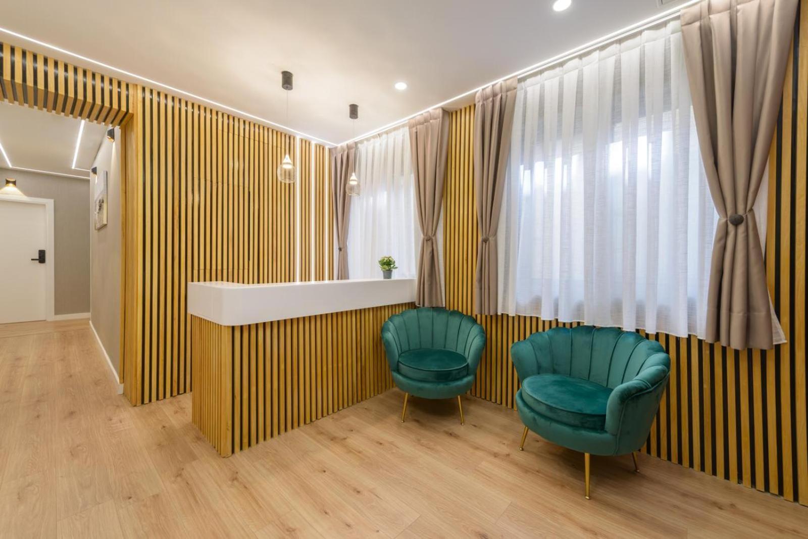 Hostal Sun Gate Madrid Exterior photo
