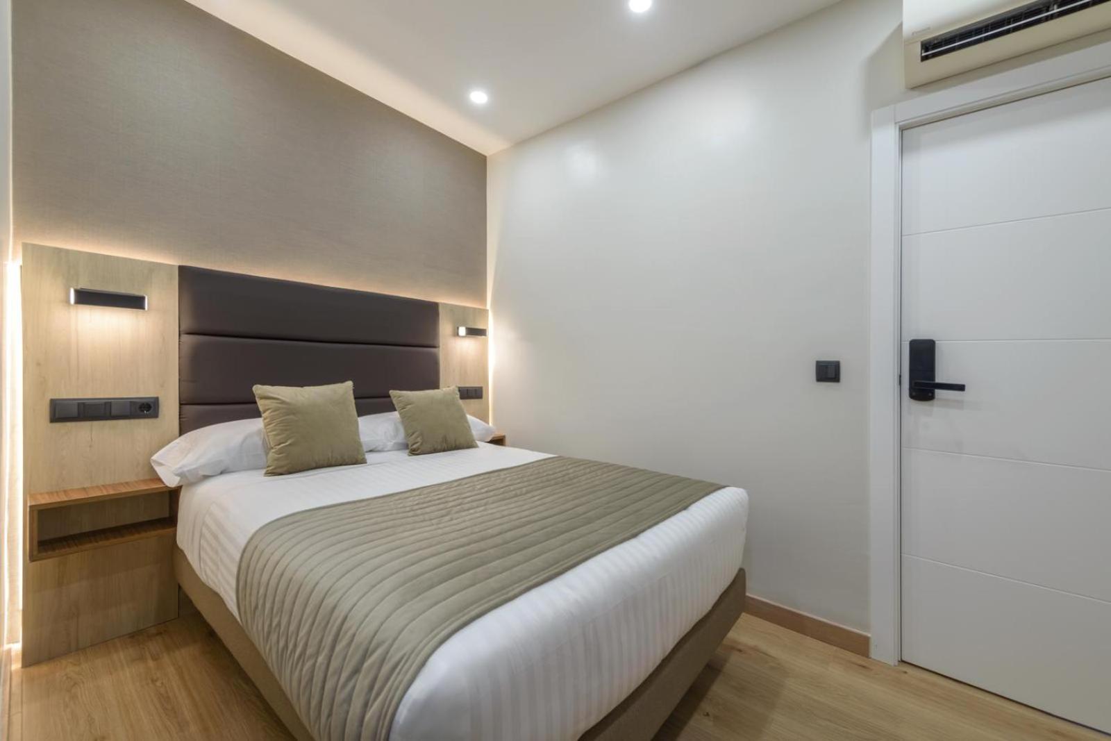 Hostal Sun Gate Madrid Exterior photo