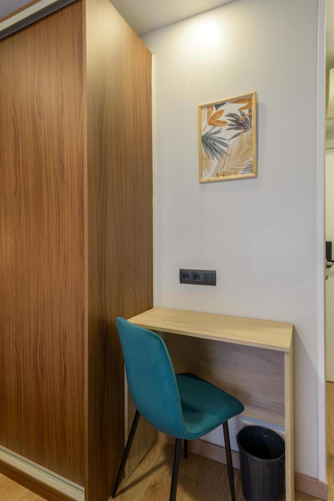 Hostal Sun Gate Madrid Exterior photo