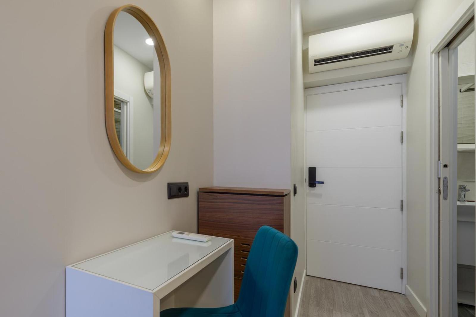 Hostal Sun Gate Madrid Exterior photo
