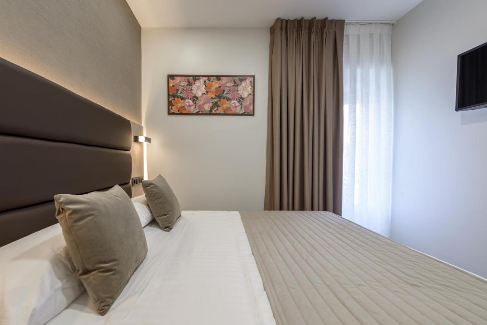 Hostal Sun Gate Madrid Exterior photo