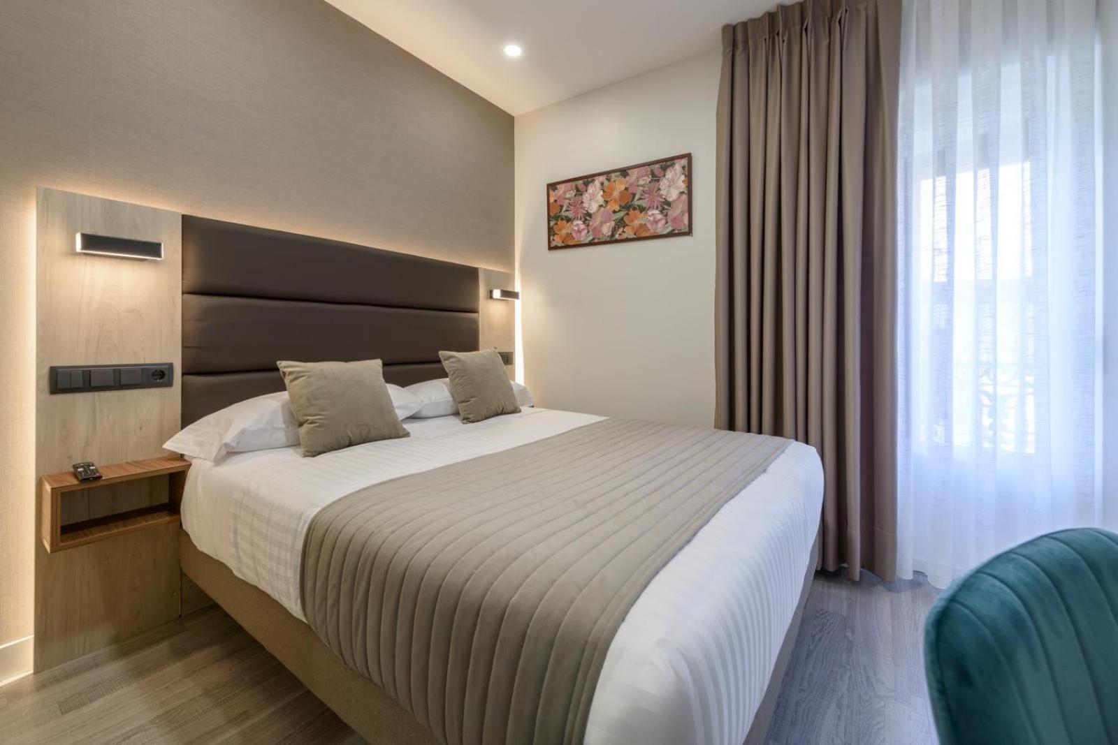 Hostal Sun Gate Madrid Exterior photo
