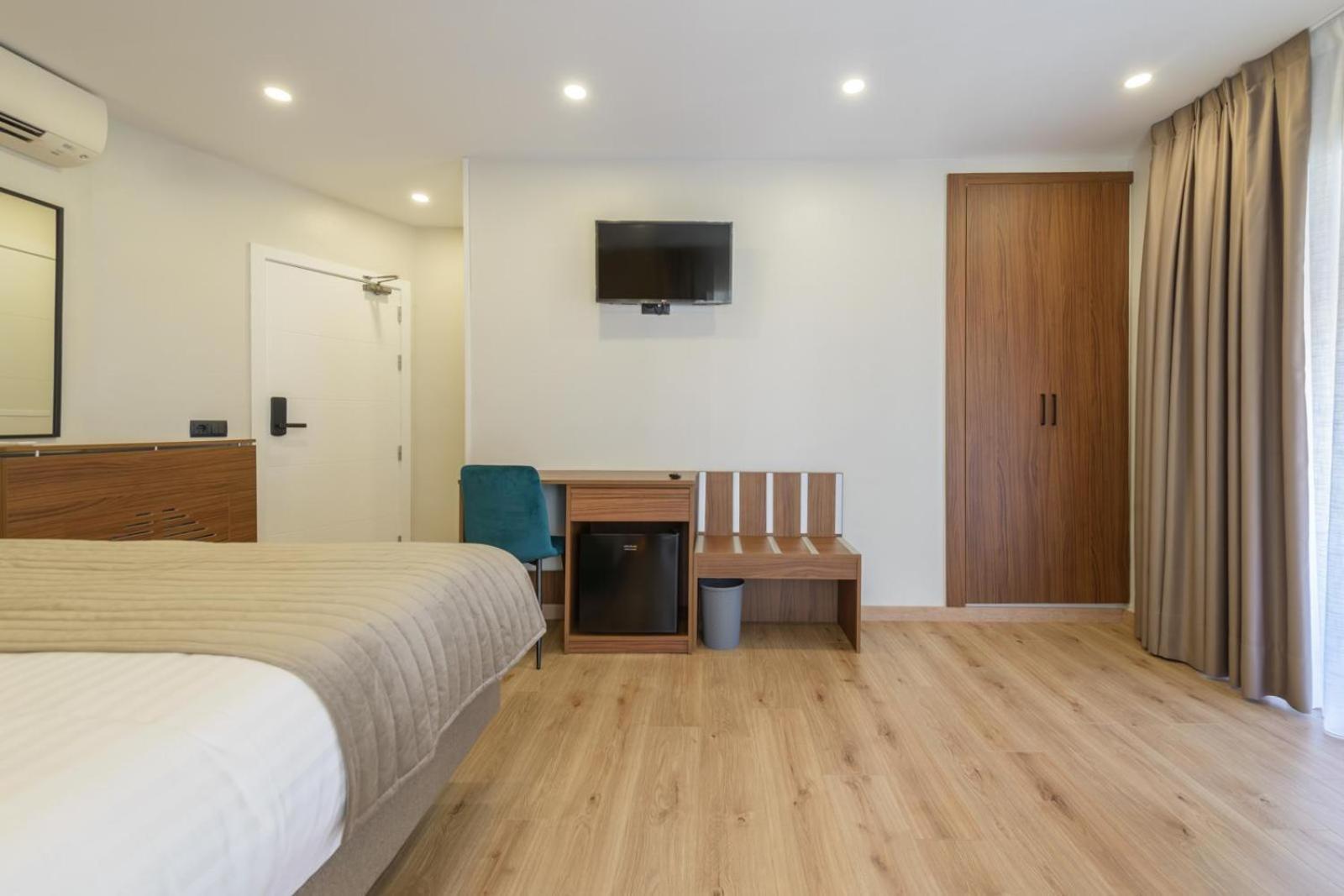 Hostal Sun Gate Madrid Exterior photo