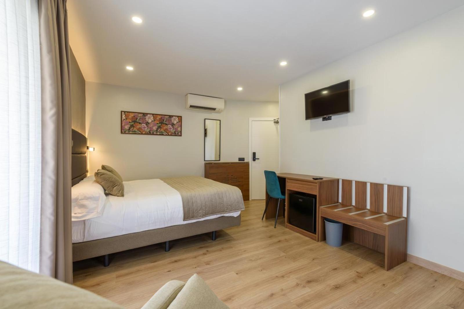 Hostal Sun Gate Madrid Exterior photo