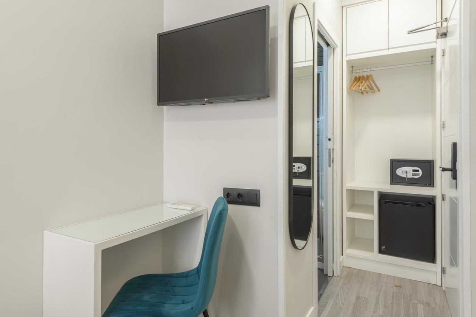 Hostal Sun Gate Madrid Exterior photo