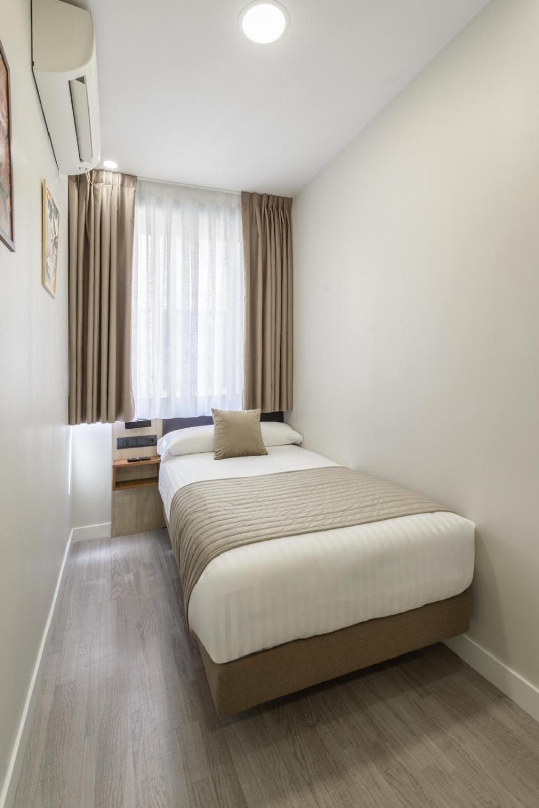 Hostal Sun Gate Madrid Exterior photo