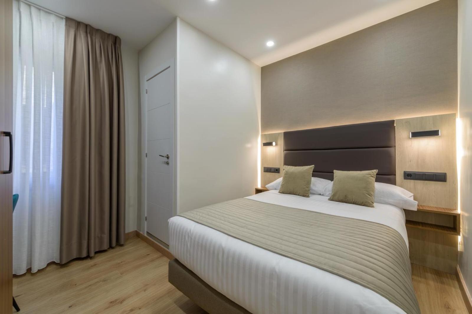 Hostal Sun Gate Madrid Exterior photo